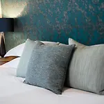 Beech House - Urban Apartment *