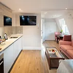 Beech House - Urban Apartment Bristol