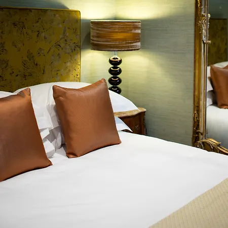 Beech House - Urban * Bristol