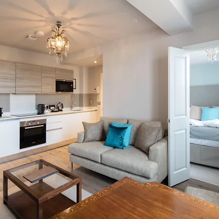 Beech House - Urban * Bristol