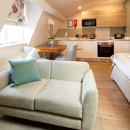 Beech House - Urban * Bristol