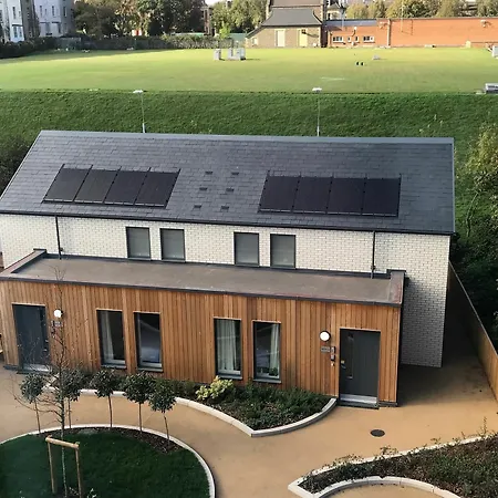 Beech House - Urban Apartment *