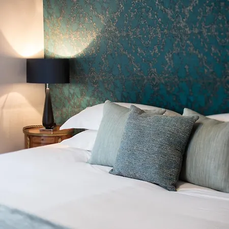 Beech House - Urban * Bristol