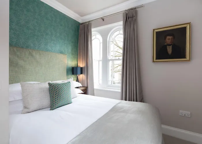 Beech House - Urban Apartment *