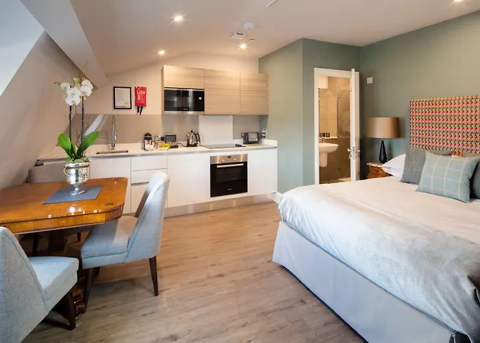 Beech House - Urban * Bristol