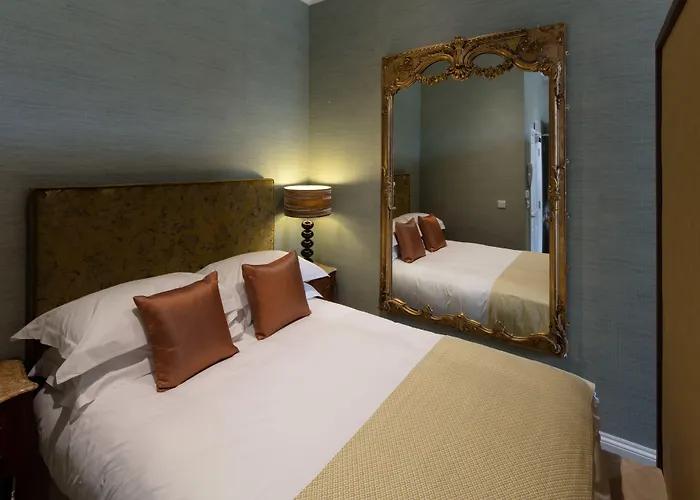 Beech House - Urban * Bristol