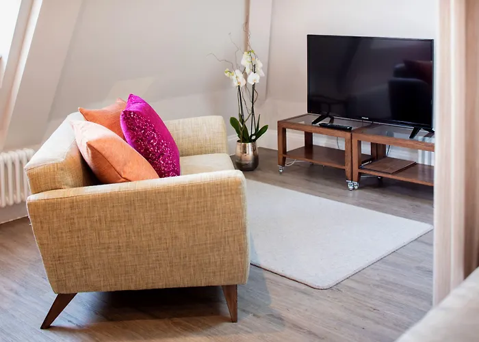 Beech House - Urban * Bristol