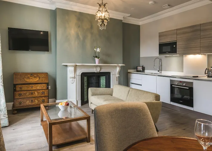 Beech House - Urban Apartment *