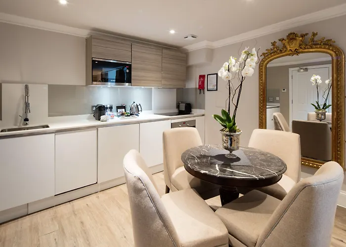 Beech House - Urban Apartment *