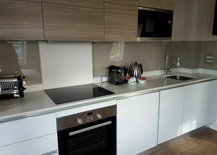 Beech House - Urban Apartment