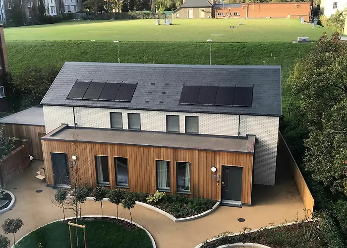 Beech House - Urban Apartment *